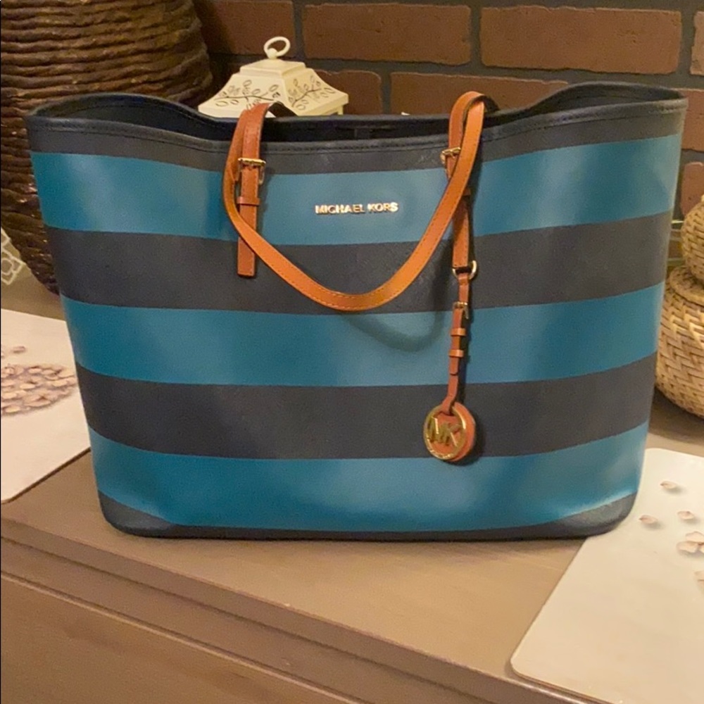 Leather Michael Kors Jet Set travel Saffiano bag